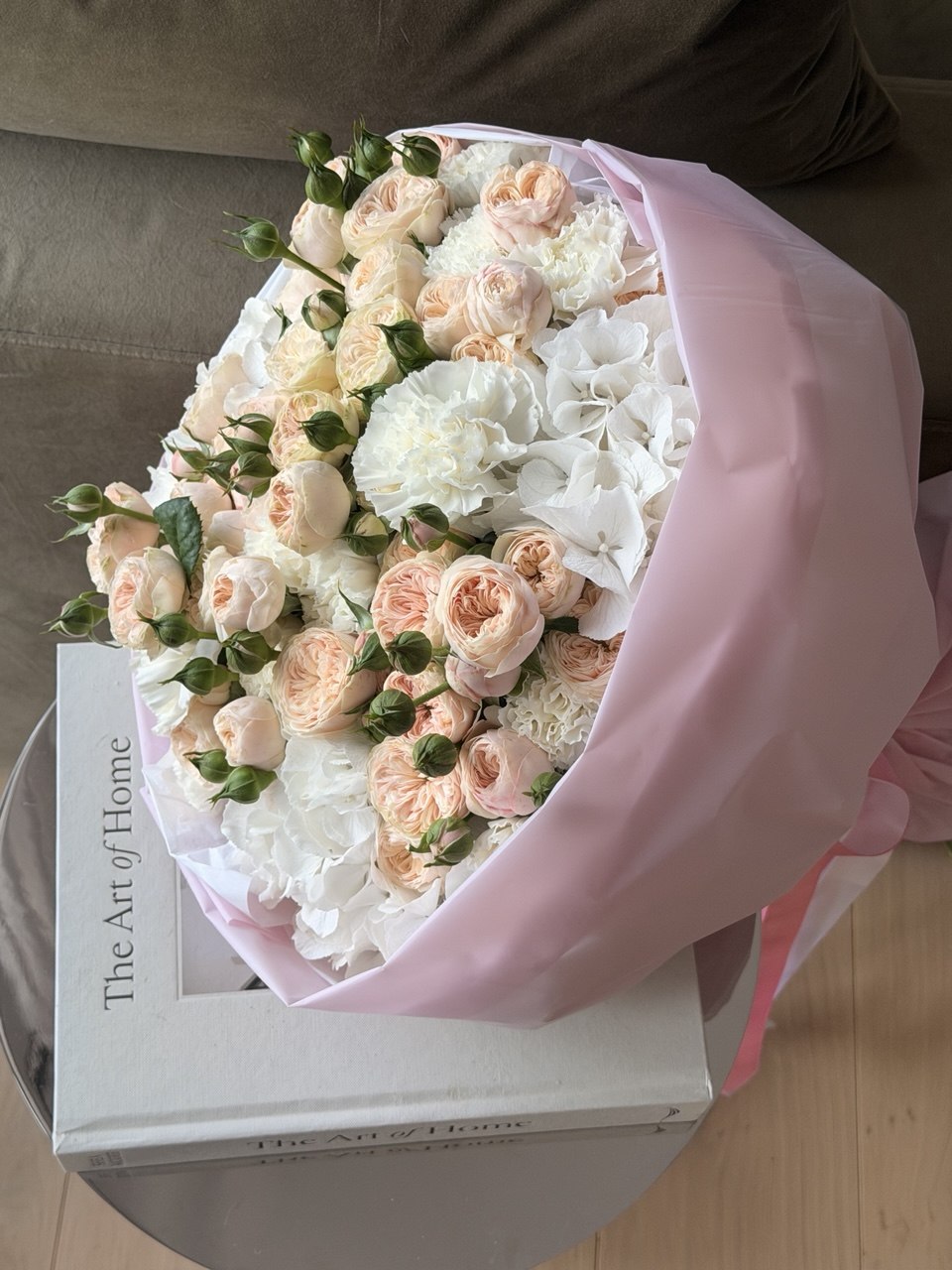 A handmade KVETKI London bouquet